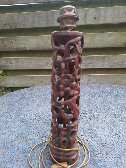 Houten Lamp met Uitgesneden Design, Antiek en Kunst, Antiek | Lampen, Ophalen of Verzenden