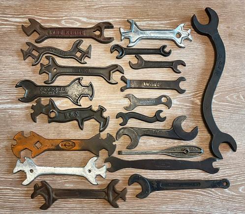 Oud gereedschap Tractoren landbouwalaam spoorwegen motoren, Doe-het-zelf en Verbouw, Gereedschap | Handgereedschap, Ophalen of Verzenden