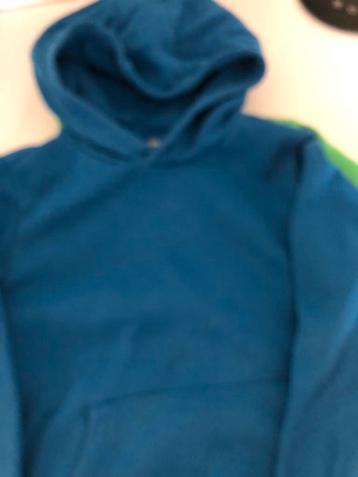 Joggingpak en sweaters maat  122/128 €7,50 per stuk beschikbaar voor biedingen