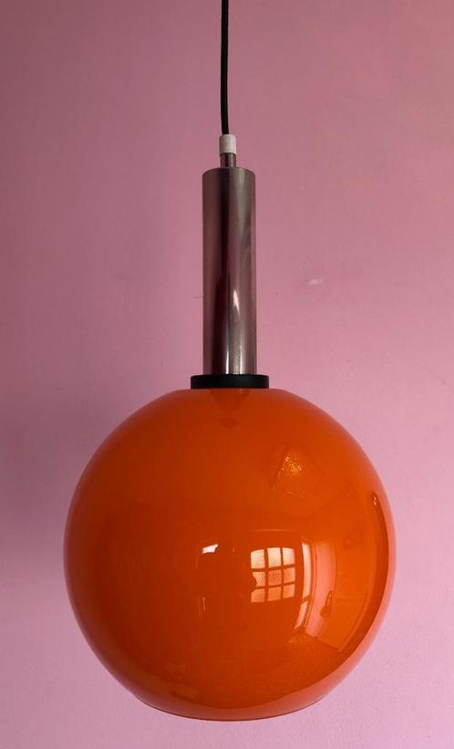 Originele opaline bol-hanglamp, vintage design, Huis en Inrichting, Lampen | Hanglampen, Zo goed als nieuw, Minder dan 50 cm, Glas