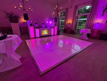 Bruiloft, bedrijfsfeest, verjaardag? Huur een DJ! beschikbaar voor biedingen