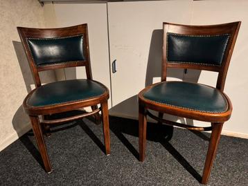 Bruin Cafe Stoelen beschikbaar voor biedingen