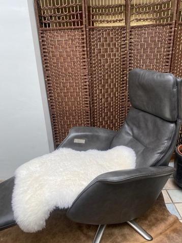 2 lederen relaxzetels  beschikbaar voor biedingen