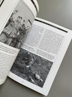 De geschiedenis van de Hitlerjugend  (2003), Verzamelen, Militaria | Tweede Wereldoorlog, Ophalen of Verzenden, Overige soorten