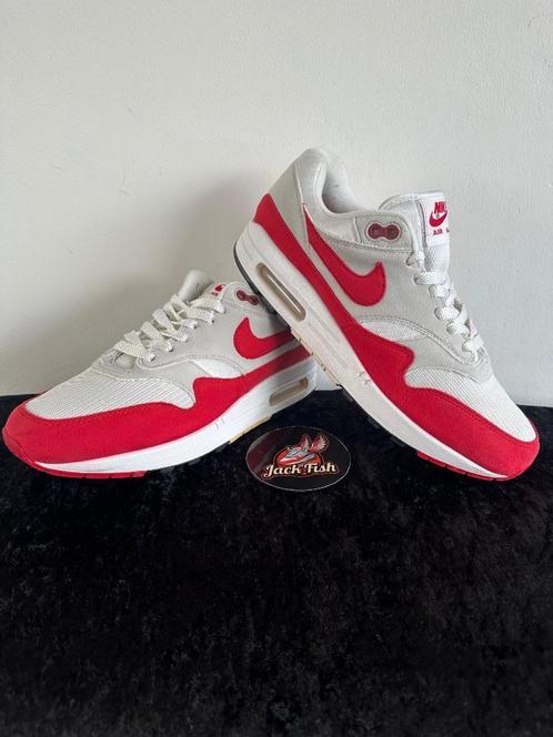 Nike air Max 1 Anniversary red - size 42,5, Kleding | Heren, Schoenen, Zo goed als nieuw, Sneakers of Gympen, Overige kleuren