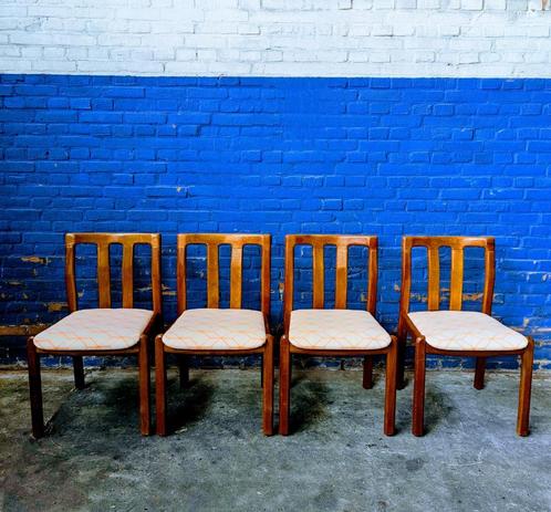 4 vintage Deense Dyrlund stoelen met grafische design stof, Huis en Inrichting, Stoelen, Gebruikt, Vier, Hout, Stof, Overige kleuren