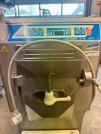 Ijsmachine, Ophalen