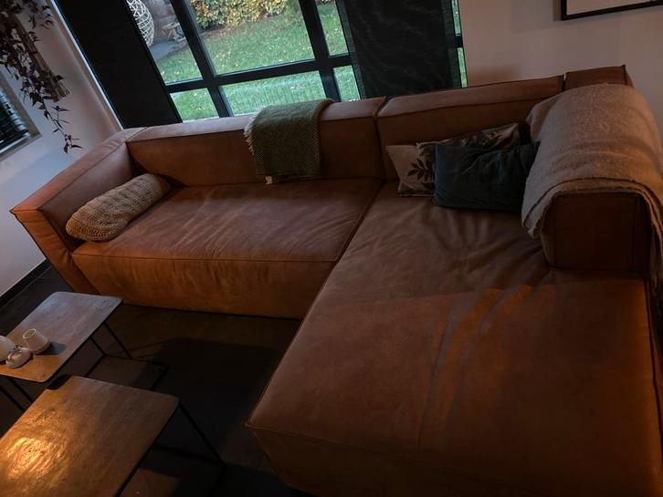 Leren hoekbank, 1 jaar oud, met klein scheurtje, Huis en Inrichting, Banken | Bankstellen, Gebruikt, Hoekbank, Vierpersoons of meer