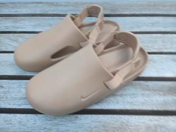 Nike calm dames mule maat 39 (helaas te klein gekocht) beschikbaar voor biedingen