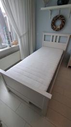 Hemnes bed wit lades en nachtkastje en matras nieuw, Ophalen, 90 cm, Eenpersoons, Wit