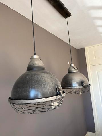 Industriële Dubbele Hanglamp beschikbaar voor biedingen