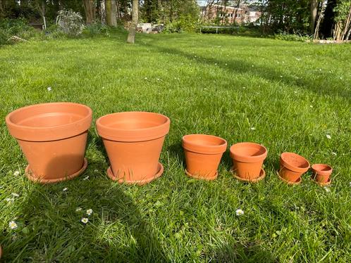 Roodstenen potten, Tuin en Terras, Bloempotten, Zo goed als nieuw, Steen, Minder dan 40 cm, Minder dan 25 cm, Rond, Ophalen of Verzenden