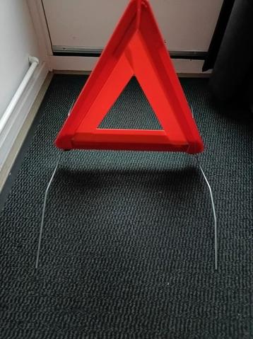 Originele Volvo Gevaren Driehoek  beschikbaar voor biedingen