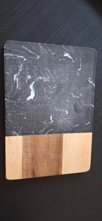 Mooie Broodplank met Marmerlook beschikbaar voor biedingen