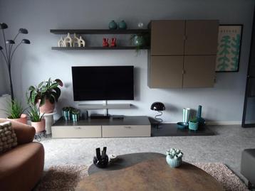 MEUBELSET WOONKAMER - ITALIAANS DESIGN - KOOPJE op=op beschikbaar voor biedingen