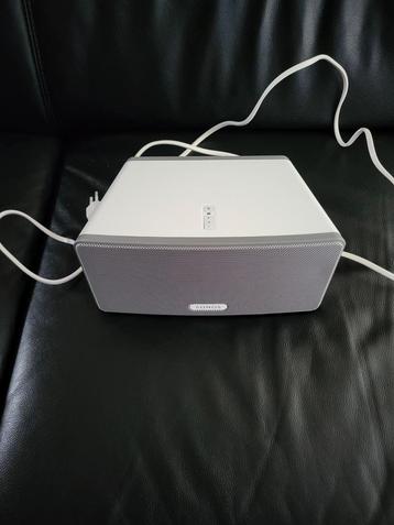 Nette en goed werkende sonos play 3 multiroom speaker. beschikbaar voor biedingen