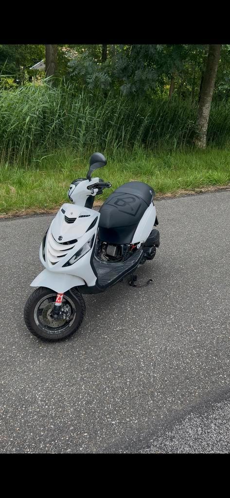 Piaggio Zip 50cc, Fietsen en Brommers, Scooters | Piaggio, Zo goed als nieuw, Zip, Maximaal 45 km/u, Benzine, Ophalen of Verzenden