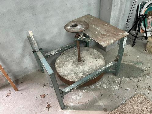 Pottenbakkers schopschijf met cementen vliegwiel t.a.b., Hobby en Vrije tijd, Pottenbakken, Gebruikt, Ophalen