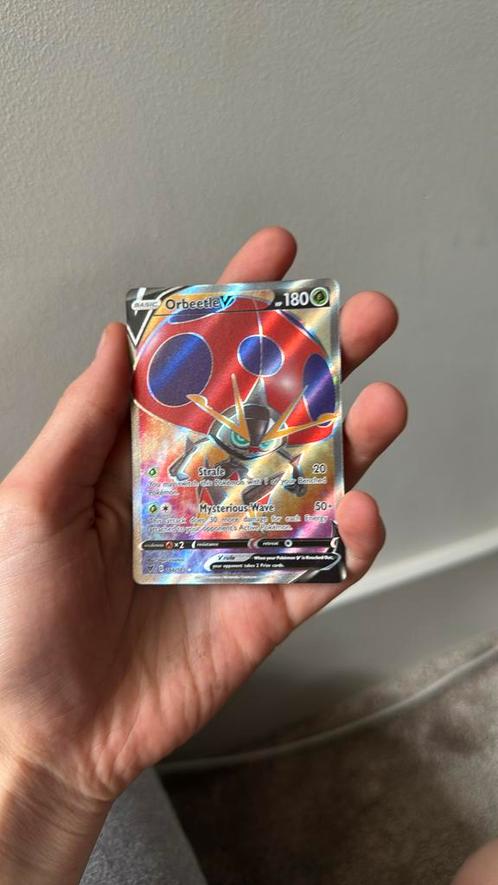 Orbeetle V Alt Art, Hobby en Vrije tijd, Verzamelkaartspellen | Pokémon, Zo goed als nieuw, Losse kaart, Ophalen of Verzenden