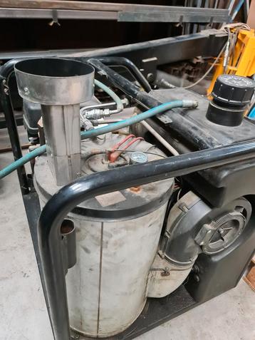 Hogedrukreiniger, container, heftruck banden, steenklem. beschikbaar voor biedingen