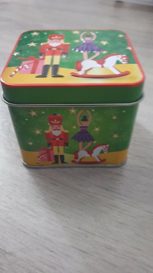 Kleurrijk klein blikje, Verzamelen, Blikken, Zo goed als nieuw, Overige, Overige merken, Ophalen of Verzenden