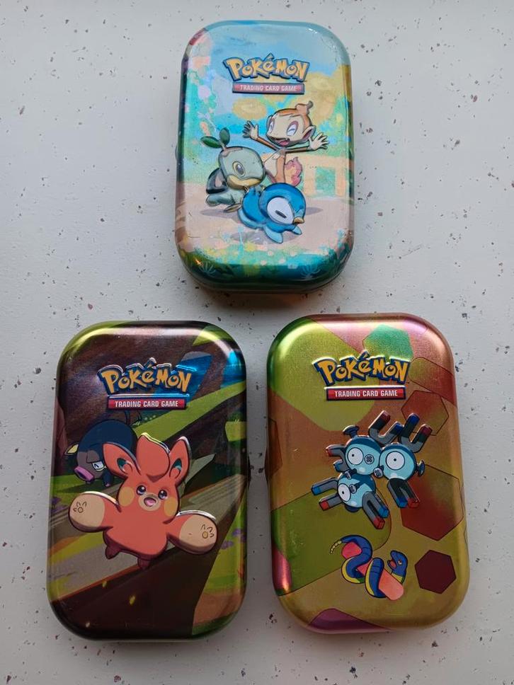 3x Pokemon LEEG blikje voor kaarten, Spelcomputers en Games, Spelcomputers | Nintendo Portables | Accessoires, Zo goed als nieuw