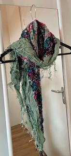 Mooie groene, vrolijke sjaal met bloemetjes van Accessorize, Kleding | Dames, Mutsen, Sjaals en Handschoenen, Ophalen of Verzenden