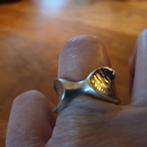 Aparte zilveren ring. Glad en gewerkt zilver, Ophalen of Verzenden, Zo goed als nieuw, Dame, Zilver