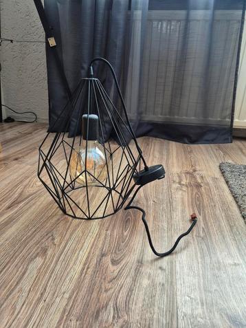 Moderne Draadlamp beschikbaar voor biedingen