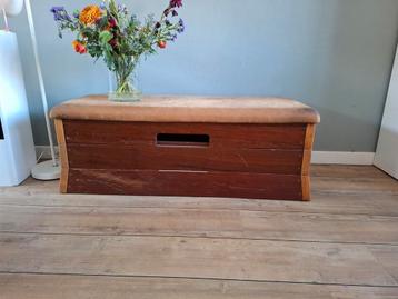 Oude Gymnastiekkast - Sidetable/Salontafel beschikbaar voor biedingen