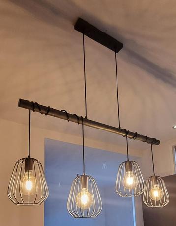 Hanglamp met 4 lampen beschikbaar voor biedingen