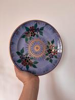 Sierbord met ophanghaakje - Flora Gouda Holland, Antiek en Kunst, Antiek | Porselein, Ophalen of Verzenden