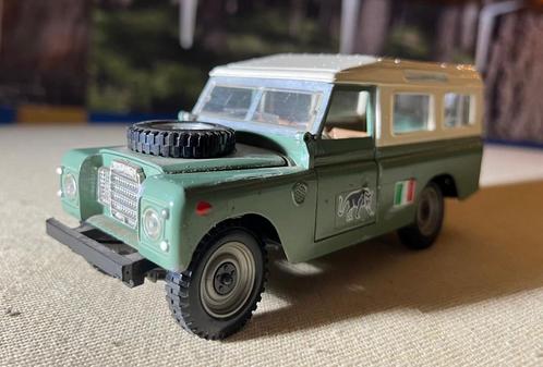 Land Rover 109 , 1:28 ( 1:25) Mattel Mebetoys , Metaal, Hobby en Vrije tijd, Modelauto's | 1:24, Gebruikt, Auto, Overige merken