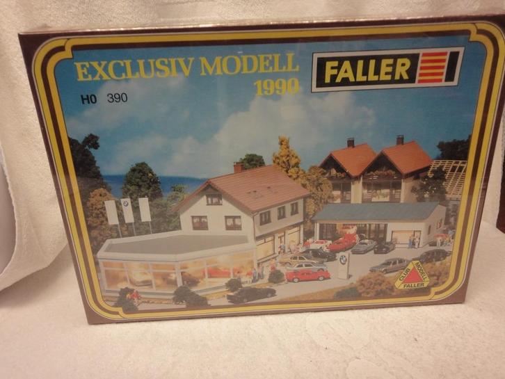 Faller Exclusiv model 1990 (H0 390), BMW dealer, origineel, Hobby en Vrije tijd, Modeltreinen | H0, Zo goed als nieuw, Brug, Tunnel of Gebouw