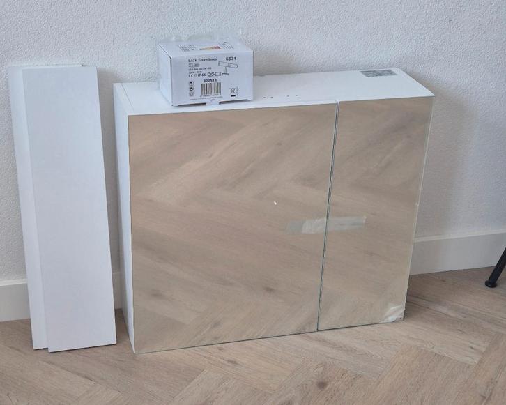 Nieuw Allibert spiegelkast Kle'o 60cm met verlichting, Huis en Inrichting, Badkamer | Badkamermeubels, Nieuw, Spiegelkast, Minder dan 100 cm