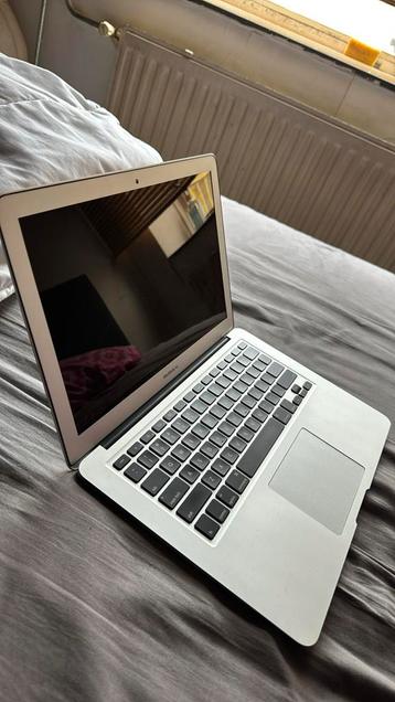 Macbook Air Dual boot Win10 / MacOS Monterey beschikbaar voor biedingen