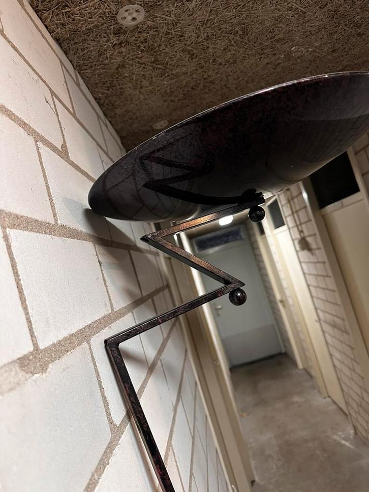 Queens Galery plafondhoogte designer wandlamp, Antiek en Kunst, Kunst | Designobjecten, Ophalen of Verzenden