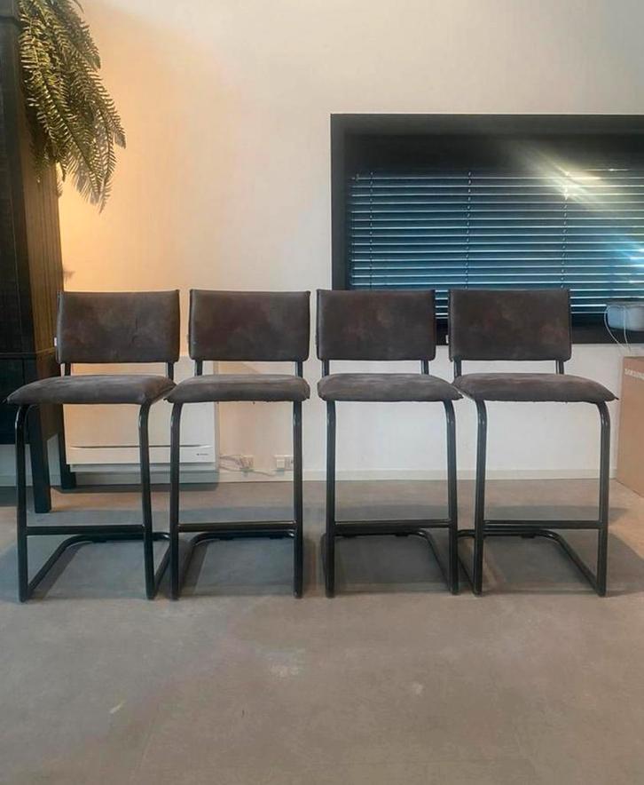 4 barkrukken taupe leer + zwart staal poten DTP design stoel, Huis en Inrichting, Barkrukken, Zo goed als nieuw, Leer, 2 krukken