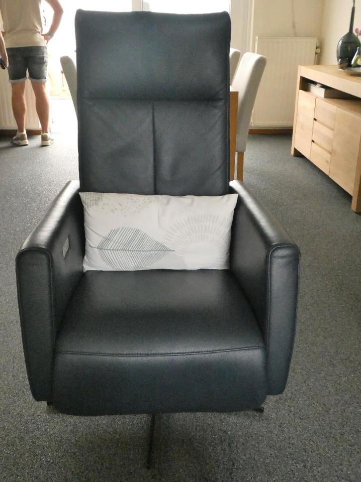 Montèl Relaxstoel | Donkerblauw, Huis en Inrichting, Fauteuils, Zo goed als nieuw, 50 tot 75 cm, Minder dan 75 cm, Ophalen