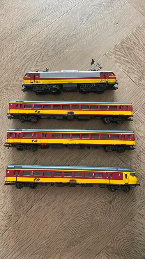 Lima H0 Benelux set – Loc NMBS 1186 + 3 NS ICR-rijtuigen, Hobby en Vrije tijd, Modeltreinen | N-Spoor, Zo goed als nieuw, Treinset