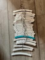 26x babykleding hangers, Ophalen of Verzenden, Zo goed als nieuw, Hout, Kinderen