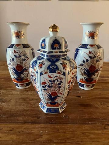 Imari Japanse vazen beschikbaar voor biedingen