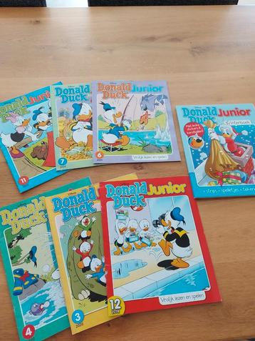 6x Donald Duck JUNIOR + winter spelletjesboek beschikbaar voor biedingen