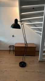 Zwarte staande lamp  +/- 1,75 hoog, Huis en Inrichting, Lampen | Vloerlampen, Ophalen, Gebruikt, Metaal, 150 tot 200 cm