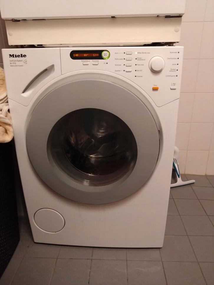 Miele W1712 Wasmachine - SoftCare System, Witgoed en Apparatuur, Wasmachines, Gebruikt, Voorlader, 6 tot 8 kg, 85 tot 90 cm, 1200 tot 1600 toeren
