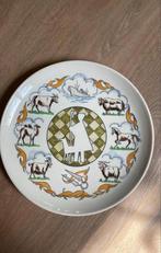 Bordje met afbeeldingen van dieren en meer, Ophalen, Keramiek, Zo goed als nieuw, Bord(en)