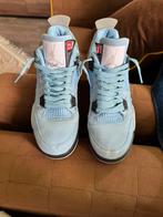 Jordan 4 retro university blue, Ophalen of Verzenden, Zo goed als nieuw, Schoenen