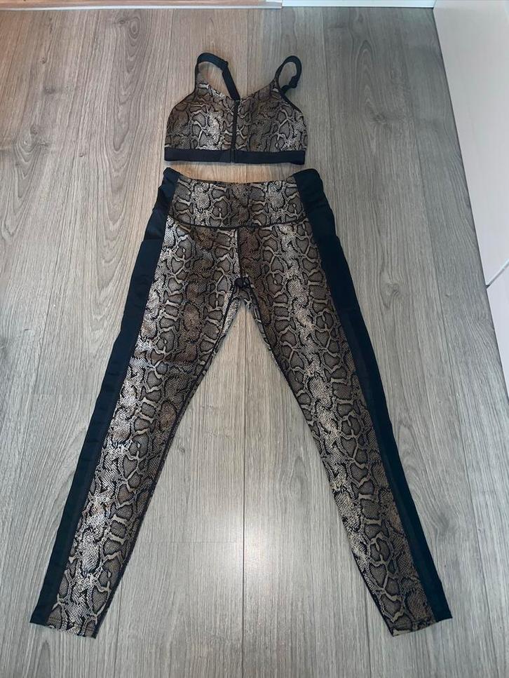 hkmx slangeprint sport set legging en bra top mt M 80C, Kleding | Dames, Sportkleding, Zo goed als nieuw, Fitness of Aerobics