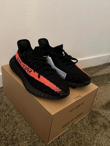 Yeezy 350v2 Boost Core Black Red 41 1/3 beschikbaar voor biedingen