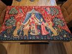 Wandtapijt 'De Dame en de Eenhoorn' - Millefleurs, Ophalen, Nieuw, Middeleeuws, Rood